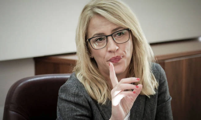 Χωρίς συγγνώμη η Δούρου προανήγγειλε σύστημα έγκαιρης προειδοποίησης